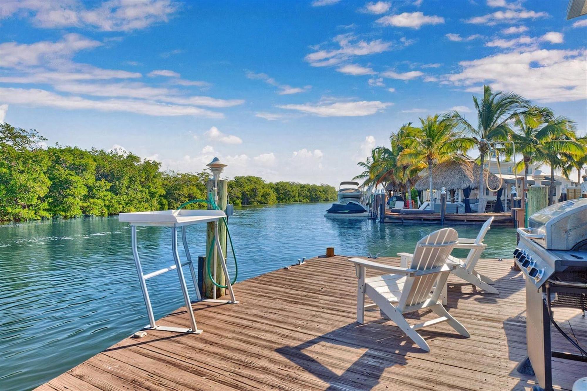 Tiny Home On Waterfront, Bay Views, Deck, Pool Jewfish Oda fotoğraf