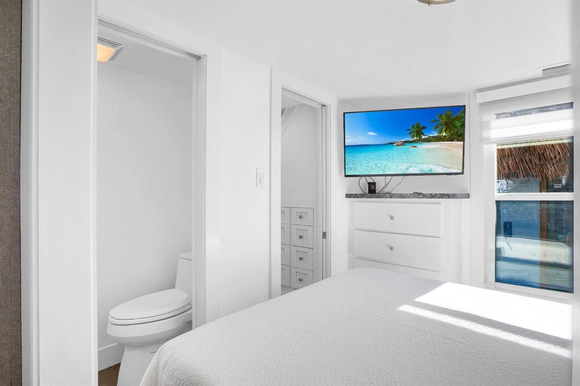 Tiny Home On Waterfront, Bay Views, Deck, Pool Jewfish Oda fotoğraf