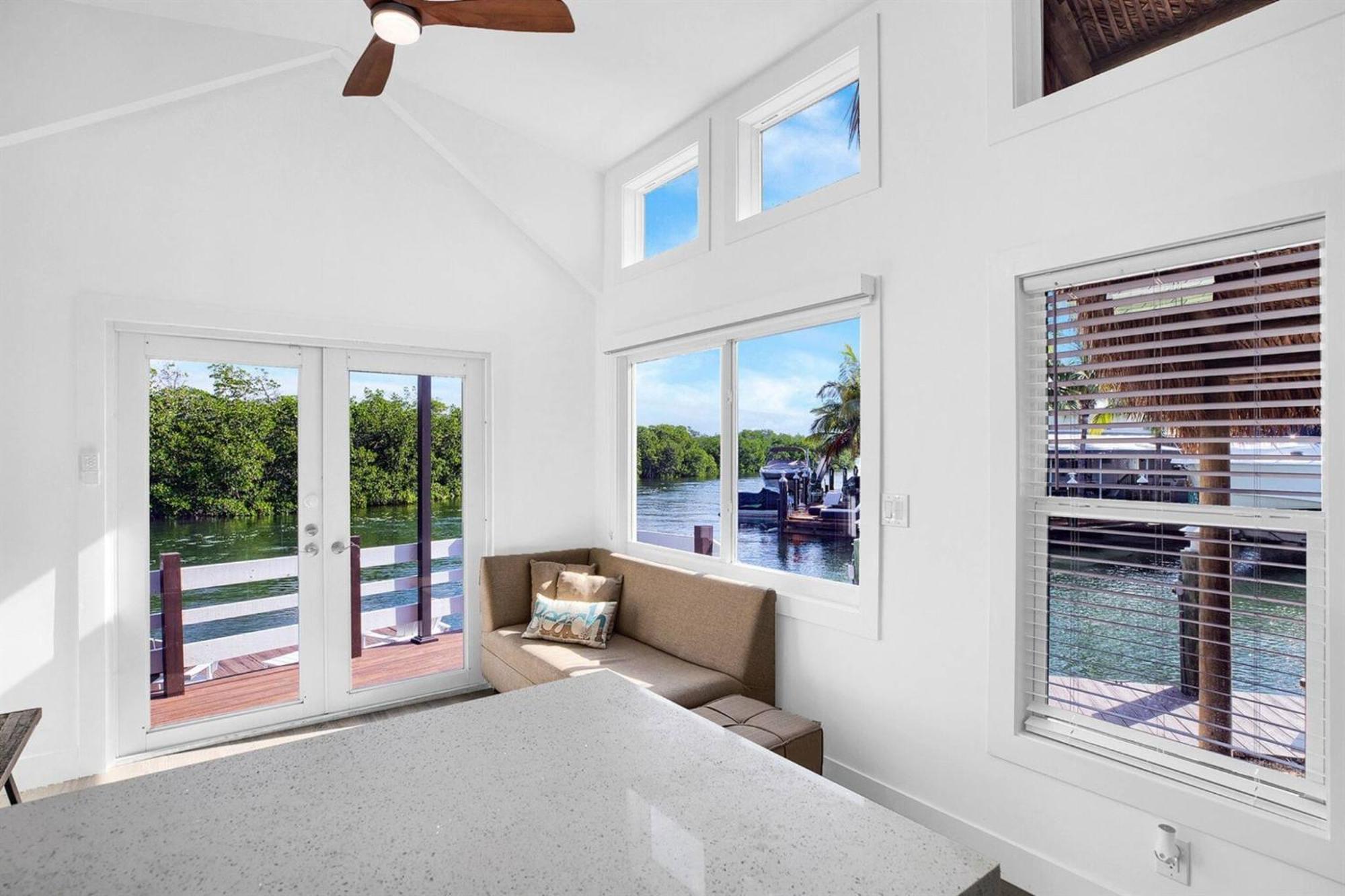 Tiny Home On Waterfront, Bay Views, Deck, Pool Jewfish Oda fotoğraf