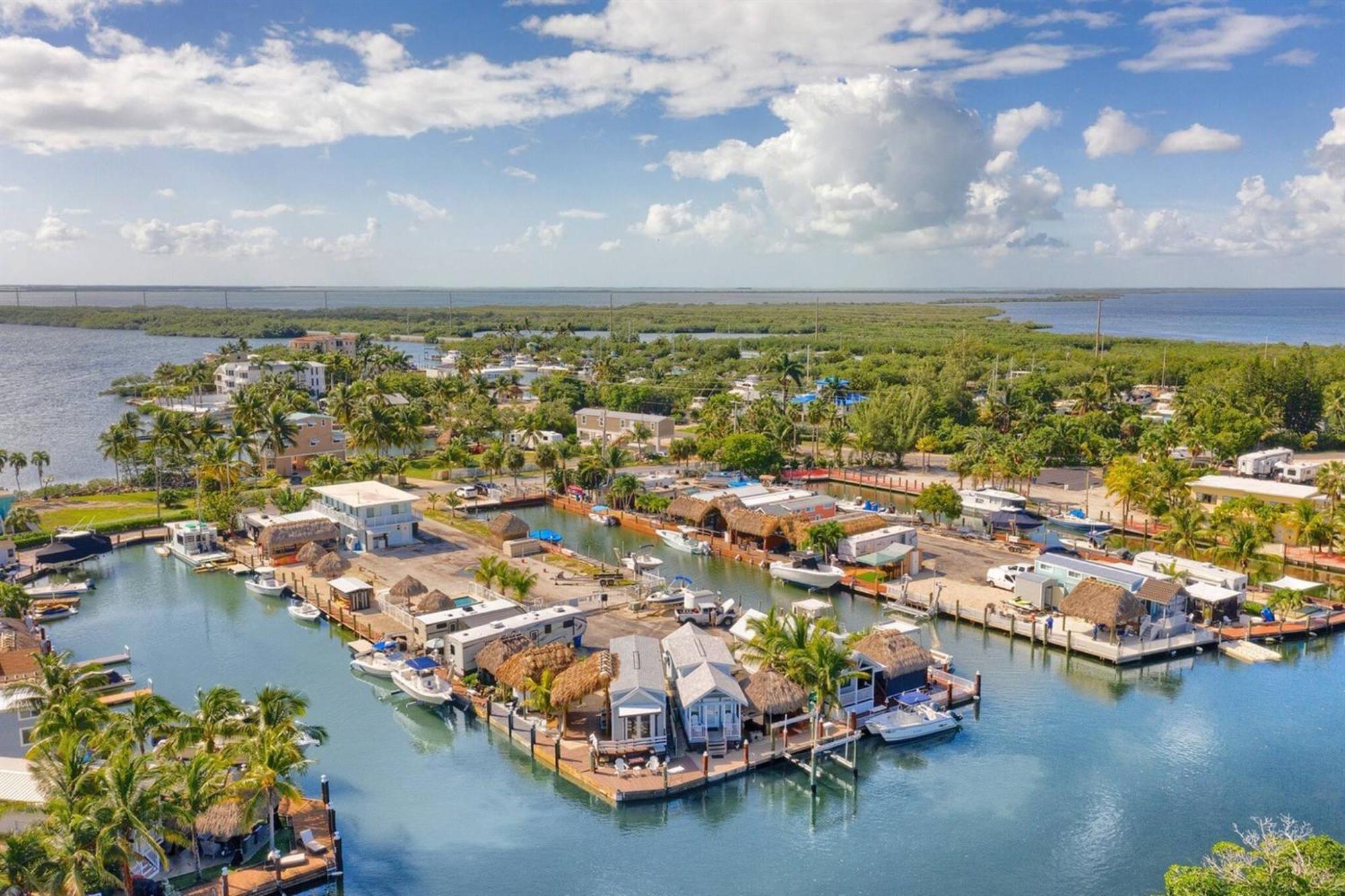 Tiny Home On Waterfront, Bay Views, Deck, Pool Jewfish Oda fotoğraf