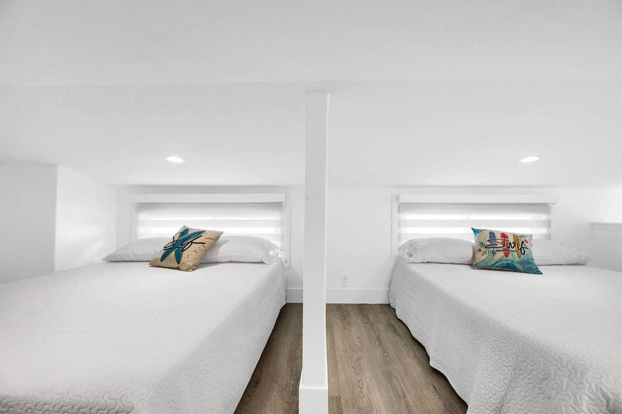 Tiny Home On Waterfront, Bay Views, Deck, Pool Jewfish Oda fotoğraf