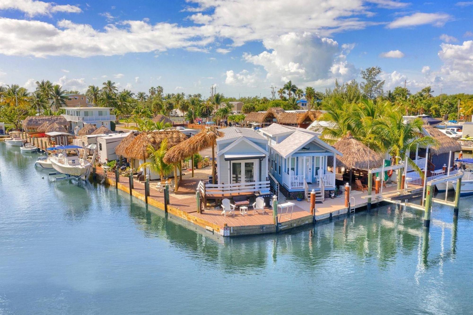 Tiny Home On Waterfront, Bay Views, Deck, Pool Jewfish Oda fotoğraf